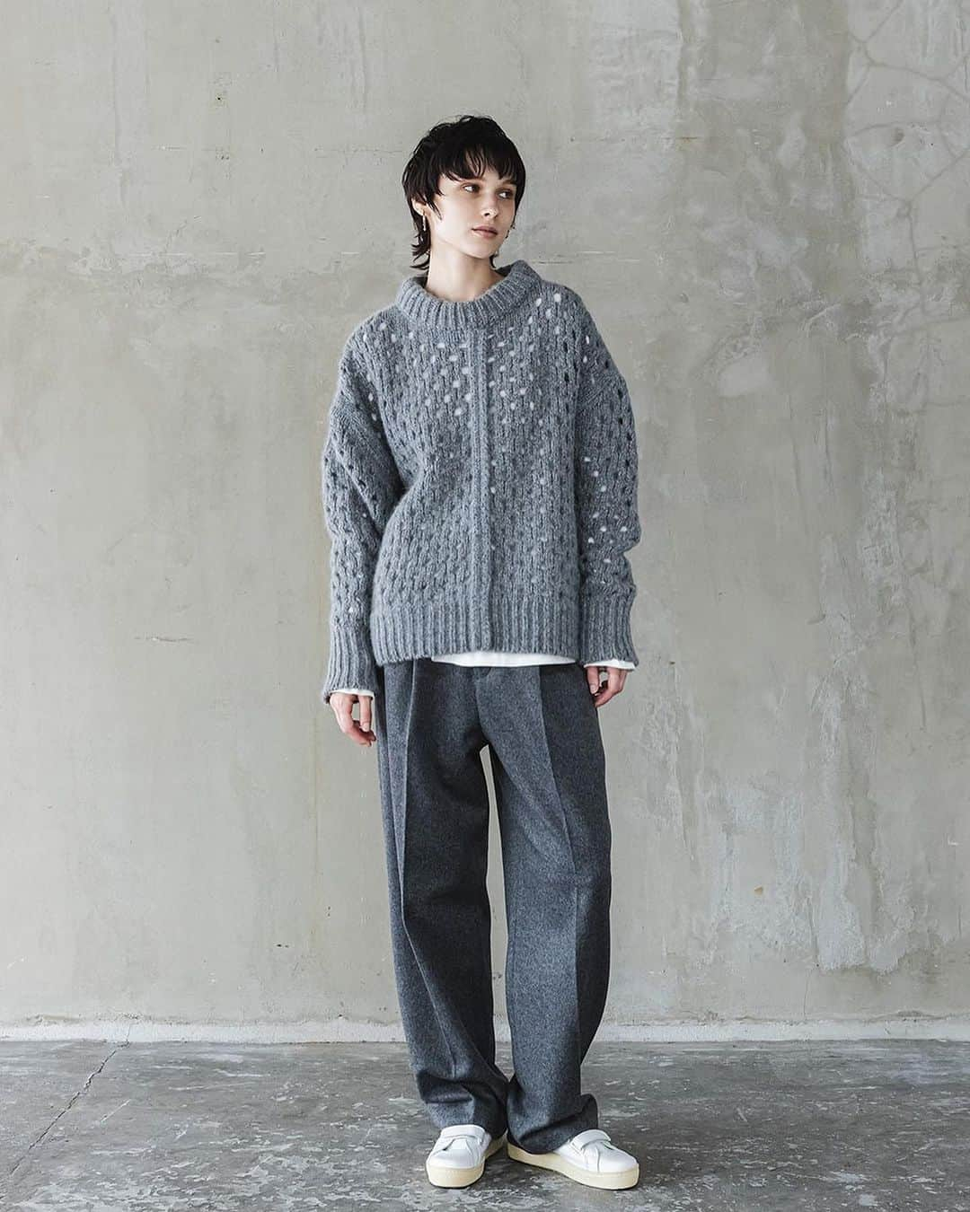 ENCHAINEMENT/mignonさんのインスタグラム写真 - (ENCHAINEMENT/mignonInstagram)「.  "Wool Mesh Knit Pullover" ブラック/ホワイト/チャコールグレー ¥27,500JPY  保温性にすぐれた暖かいニットです。アンゴラ混の柔らかい風合いがメッシュのカジュアル感を優しい雰囲気に見せてくれます。  #enchainement #アンシェヌマン #アトレ恵比寿 #新丸の内ビル #淀屋橋odona #なんばパークス #広島パセーラ #アミュプラザ博多」11月7日 10時24分 - enchainement_official