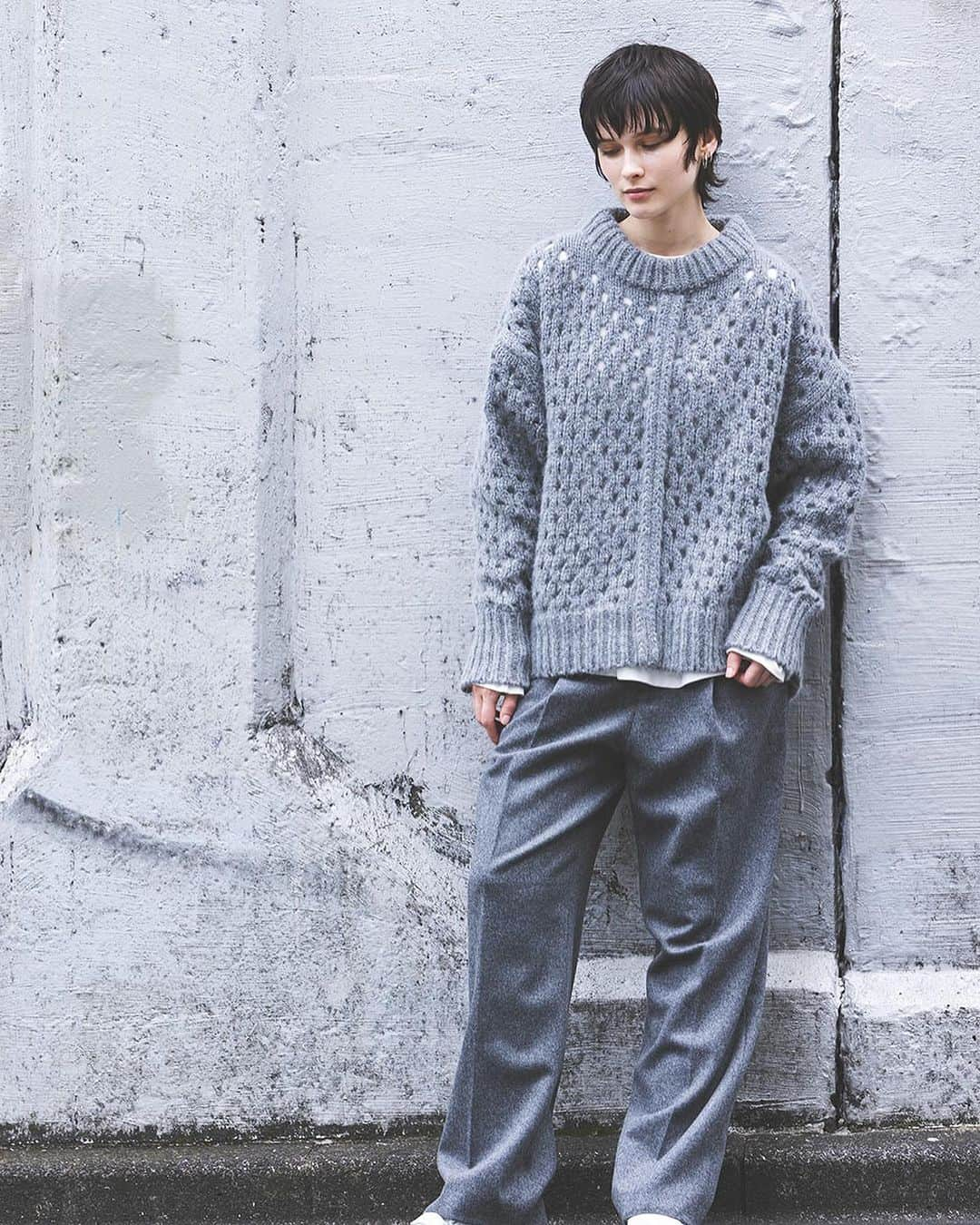 ENCHAINEMENT/mignonさんのインスタグラム写真 - (ENCHAINEMENT/mignonInstagram)「.  "Wool Mesh Knit Pullover" ブラック/ホワイト/チャコールグレー ¥27,500JPY  保温性にすぐれた暖かいニットです。アンゴラ混の柔らかい風合いがメッシュのカジュアル感を優しい雰囲気に見せてくれます。  #enchainement #アンシェヌマン #アトレ恵比寿 #新丸の内ビル #淀屋橋odona #なんばパークス #広島パセーラ #アミュプラザ博多」11月7日 10時24分 - enchainement_official