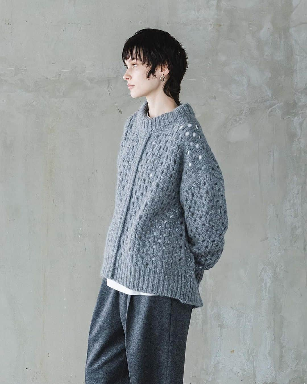 ENCHAINEMENT/mignonさんのインスタグラム写真 - (ENCHAINEMENT/mignonInstagram)「.  "Wool Mesh Knit Pullover" ブラック/ホワイト/チャコールグレー ¥27,500JPY  保温性にすぐれた暖かいニットです。アンゴラ混の柔らかい風合いがメッシュのカジュアル感を優しい雰囲気に見せてくれます。  #enchainement #アンシェヌマン #アトレ恵比寿 #新丸の内ビル #淀屋橋odona #なんばパークス #広島パセーラ #アミュプラザ博多」11月7日 10時24分 - enchainement_official