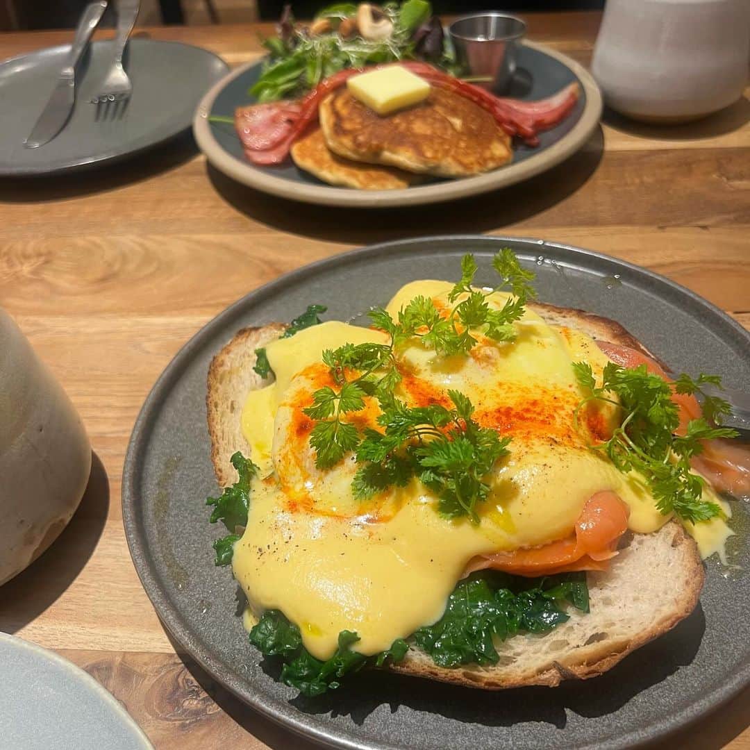 花影香音さんのインスタグラム写真 - (花影香音Instagram)「朝活Tuesday🍂  #朝活  #朝活カフェ　#woodberrycoffeeroastersshibuya #渋谷カフェ #エッグベネディクト #パンケーキ #東京 #東京グルメ #shibuya」11月7日 10時43分 - canon_0410