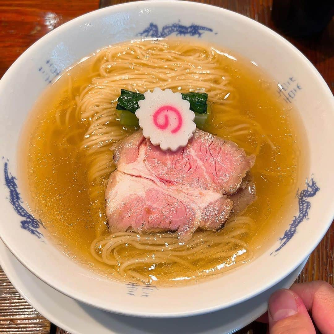 本城聡章のインスタグラム：「🍜🍥😋 #ワンタンは別皿で #赤門初めて見た」