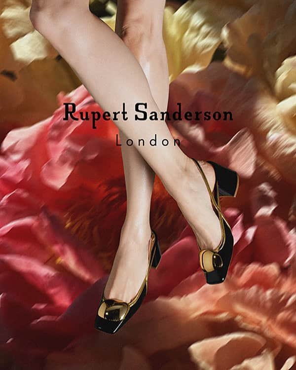 ルパートサンダーソンのインスタグラム：「Elevate your evenings with extraordinary details with Rupert Sanderson’s Cavalla Cromato.   Available in Black Velvet, Black Patent and in Velvet Rosa.」