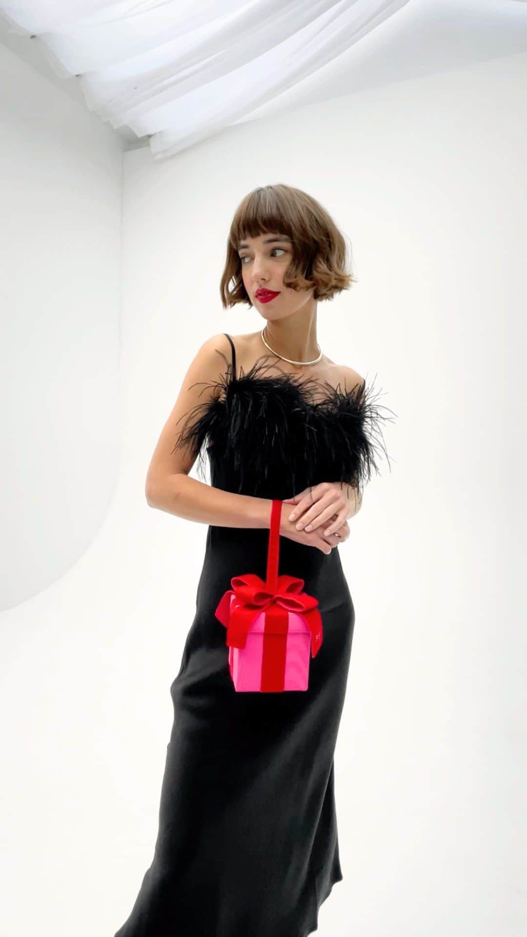 ルルギネスのインスタグラム：「What’s pink and red and fabulous all​ over? How we do gifting season at Lulu...​  Available online now.  #LuluGuinness」