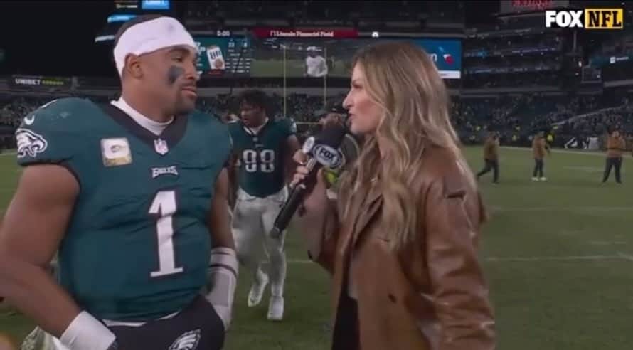 エリン・アンドリューズのインスタグラム：「#ICYMI @jalenhurts sums up another incredible @dallascowboys @philadelphiaeagles matchup @nflonfox @jilliangregory @alyssafgreene」