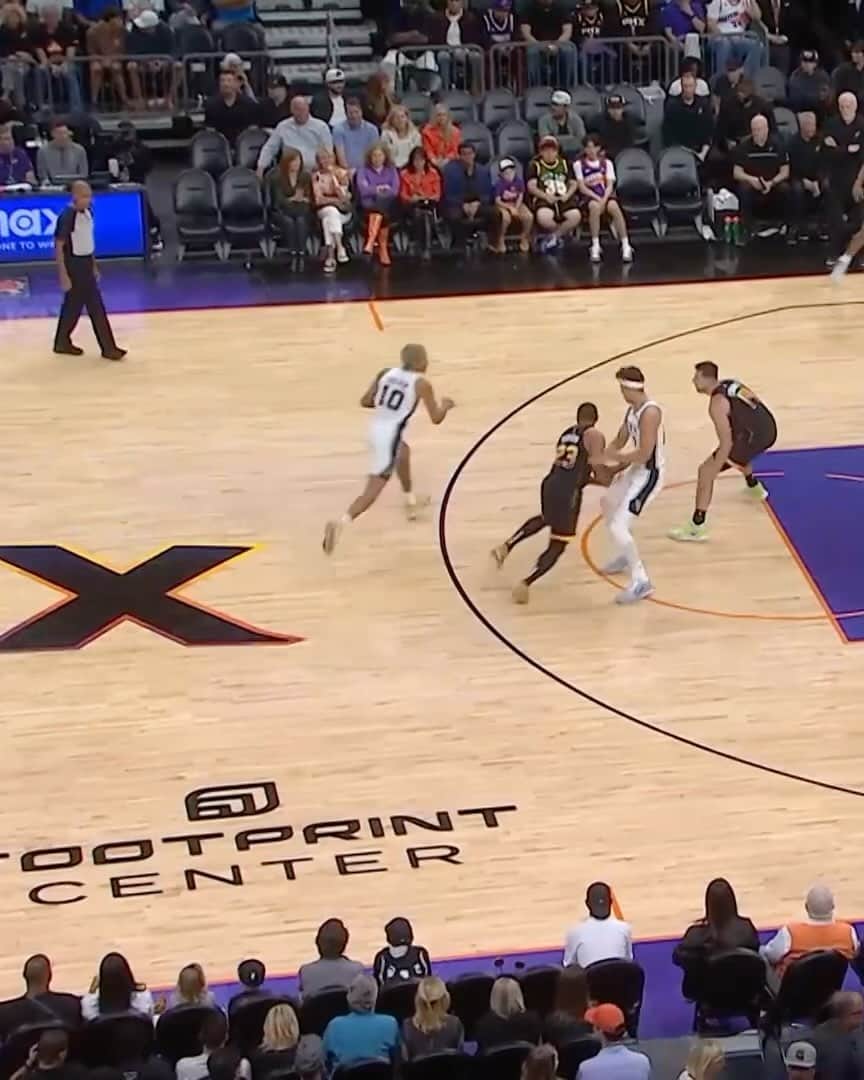 NBAのインスタグラム：「👀 the BEST PLAYS from Week 2’s NBA action!」