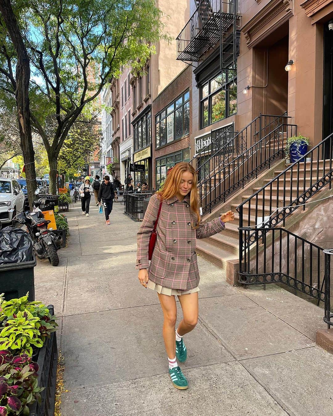 イブルースさんのインスタグラム写真 - (イブルースInstagram)「Strolling around NYC with the #iBluesCity Lover collection   @sofiamontagna a spasso per New York con i suoi capi preferiti della collezione #iBluesCityLover  #iBlues #iBluesCrew」11月7日 2時40分 - iblues_official