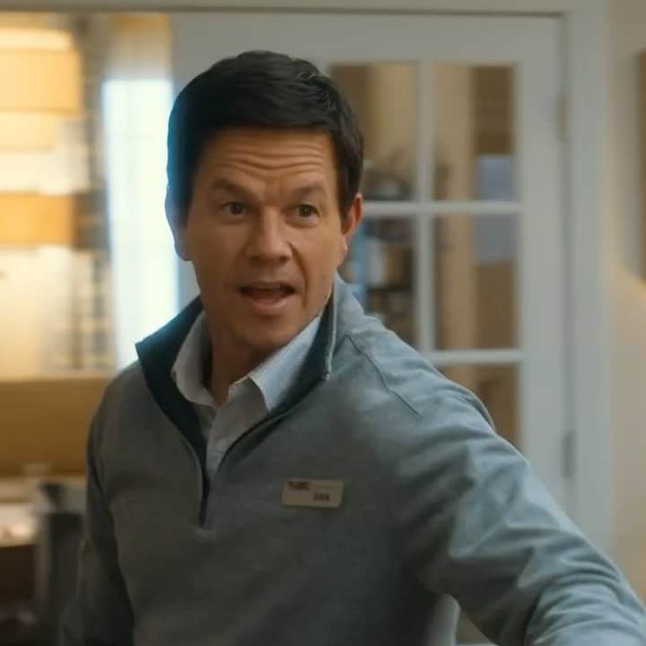 ハリウッド・リポーターのインスタグラム：「#MarkWahlberg plays a quiet suburban dad who takes his family on a road trip to Las Vegas to protect them after his cover as a former elite government assassin is blown in Apple TV +'s 'The Family Plan.' The action comedy also starring #MichelleMonaghan, will go straight to the app on Dec. 15. Hit the link in bio now to watch the trailer.」
