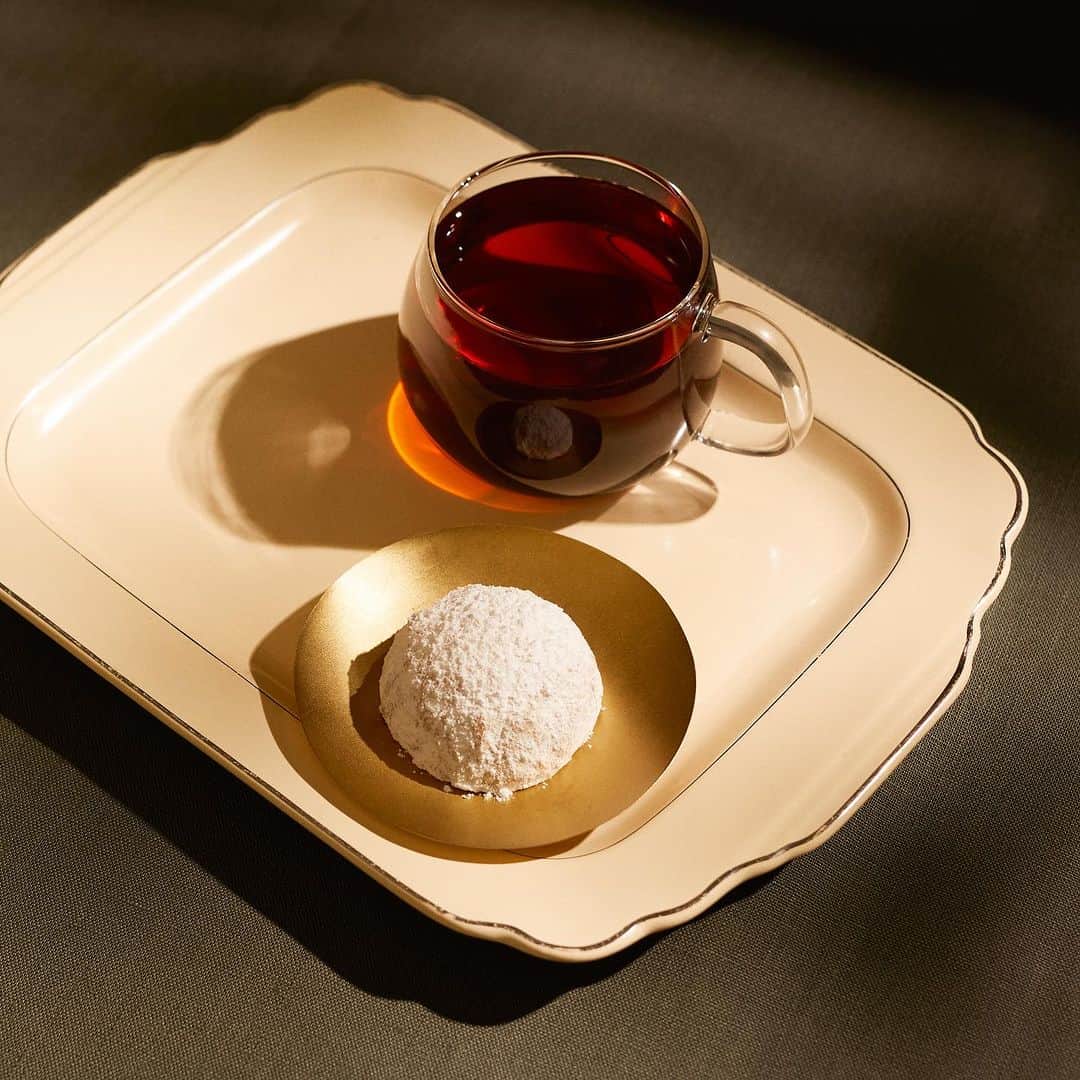 Blue Bottle Coffeeさんのインスタグラム写真 - (Blue Bottle CoffeeInstagram)「Our seasonal culinary offerings pair perfectly with our winter coffees to add a little warmth to your shorter days. Head to a cafe and treat yourself to a delicious duo.」11月7日 2時47分 - bluebottle
