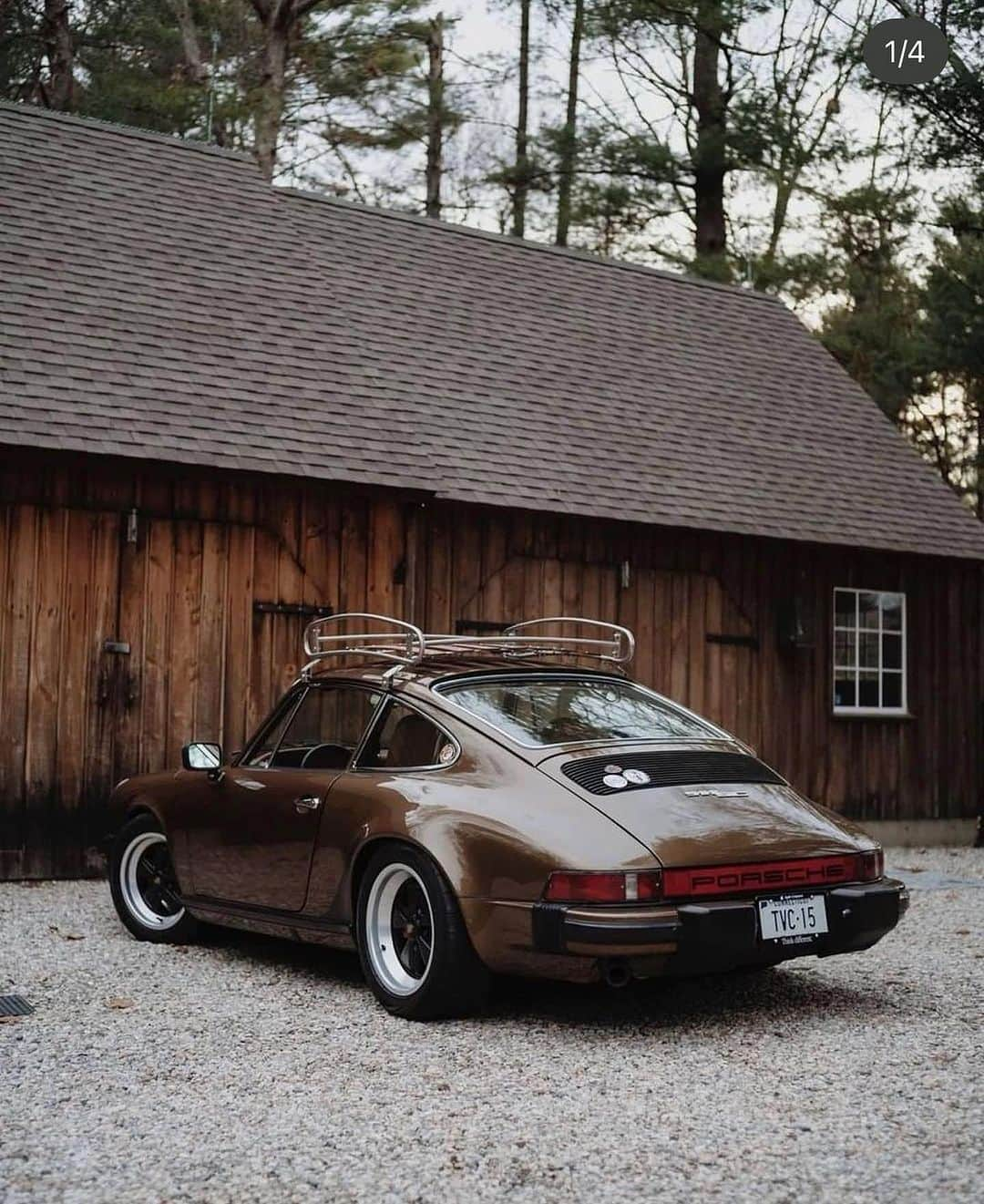 オリバーピープルズのインスタグラム：「Admiring the angles of a Tobacco Metallic, vintage #Porsche with a classic tartan interior. #OPInspirarion ⁠ Photo: @iamtrevordalton」