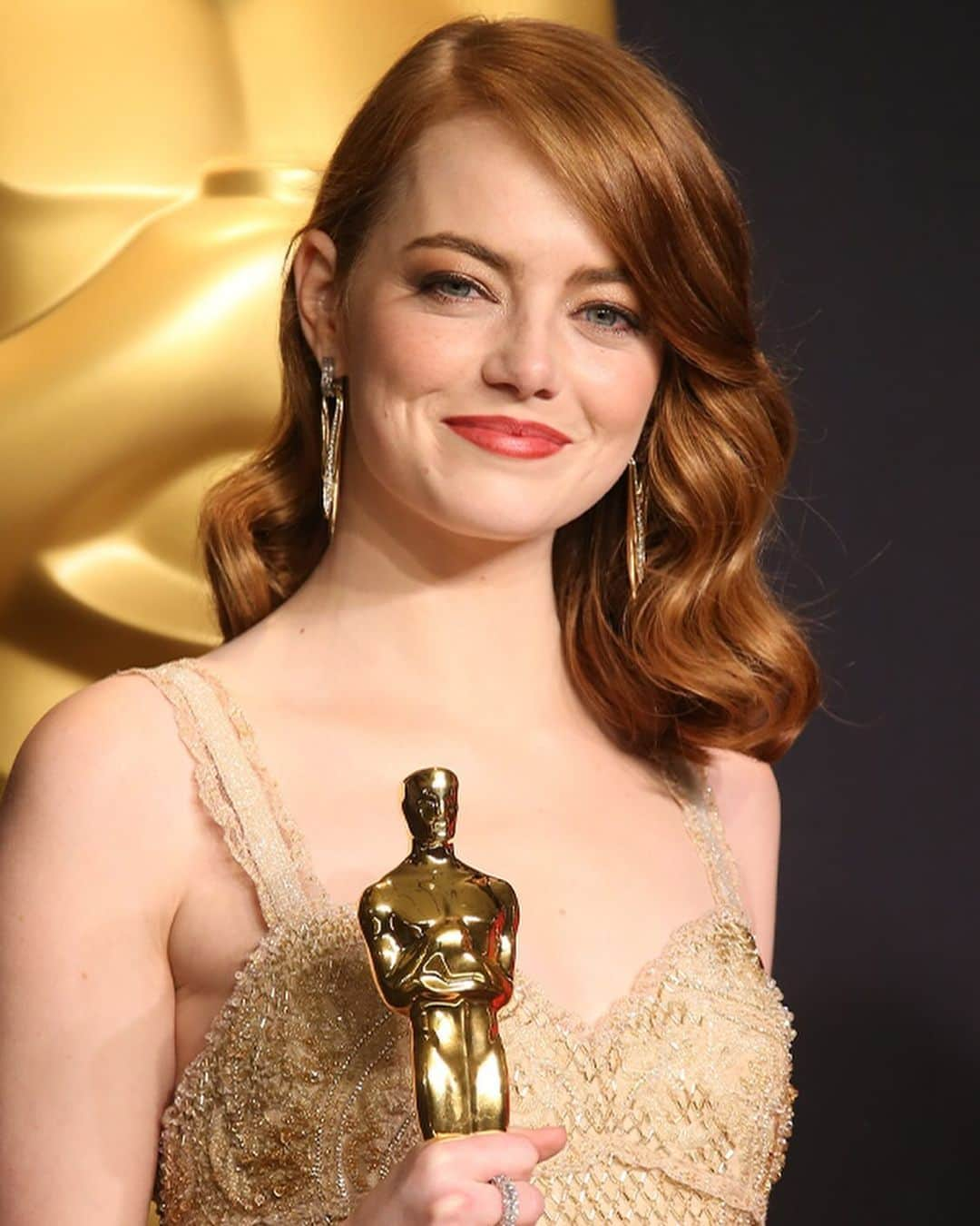 Blonde Saladさんのインスタグラム写真 - (Blonde SaladInstagram)「Today, on her 35th Birthday, we celebrate Emma Stone, the talented American actress who won an Oscar in 2017 for her extraordinary role in "La La Land." From a young actress to a Hollywood superstar, Emma Stone has made her success with her versatility, unique stage presence, and extraordinary talent. ✨  📸 Getty Images   #EmmaStone #LaLaLand #Hollywood #HollywoodStar #Actress #Birthday #TheBlondeSalad」11月7日 2時57分 - theblondesalad