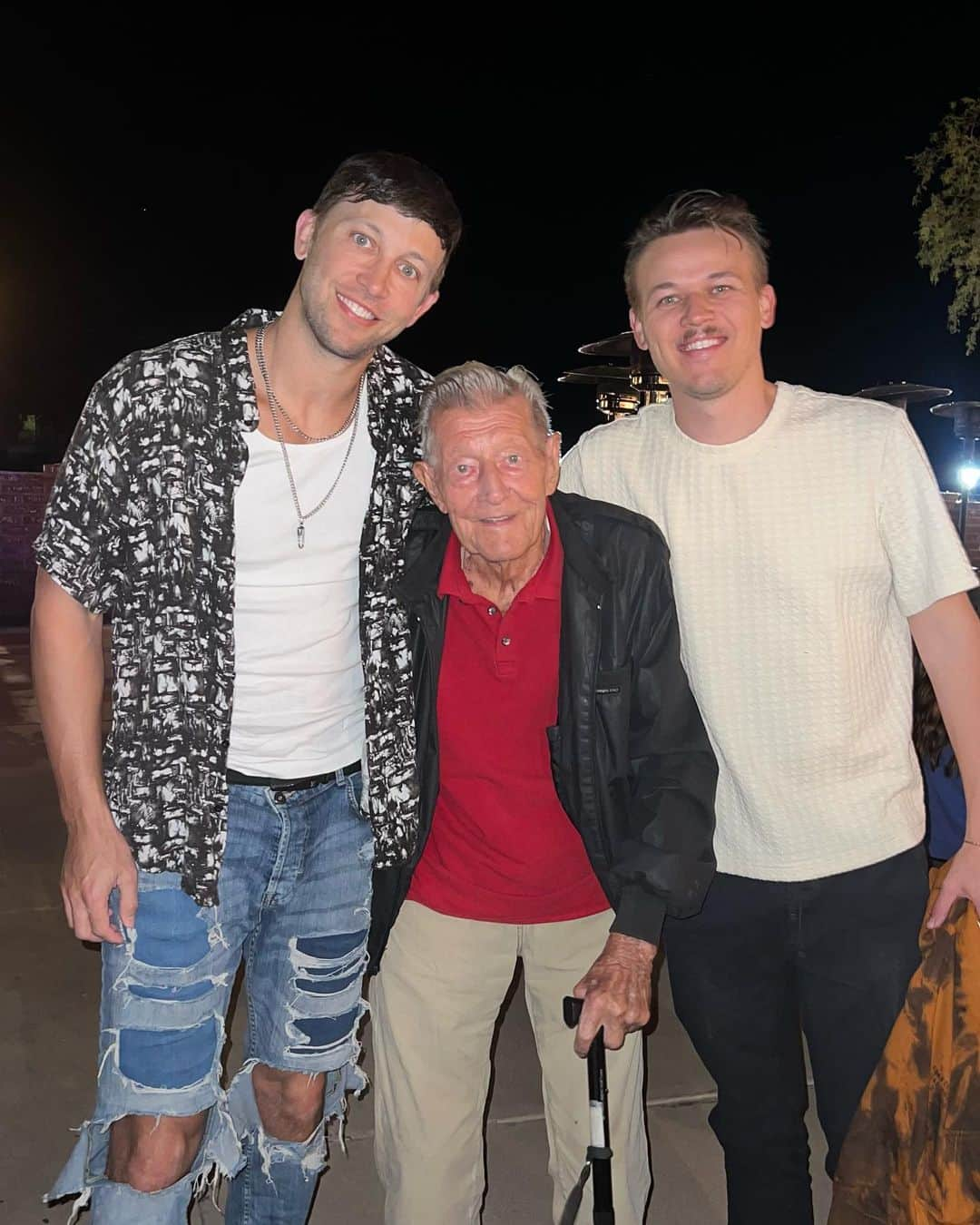 マット・ステファニーナさんのインスタグラム写真 - (マット・ステファニーナInstagram)「Grandpa’s 99th birthday 🥳   When I was grinding in the LA industry I missed a lot of these moments because I felt like I would miss an opportunity.  Now I realize these moments are the opportunity.  I’m grateful for this weekend.  Grateful to see my grandpa healthy and thriving.  Still cracking jokes, has great hair and trades stocks daily 🤯  He said.. see ya’ll at 100! ❤️」11月7日 2時58分 - mattsteffanina