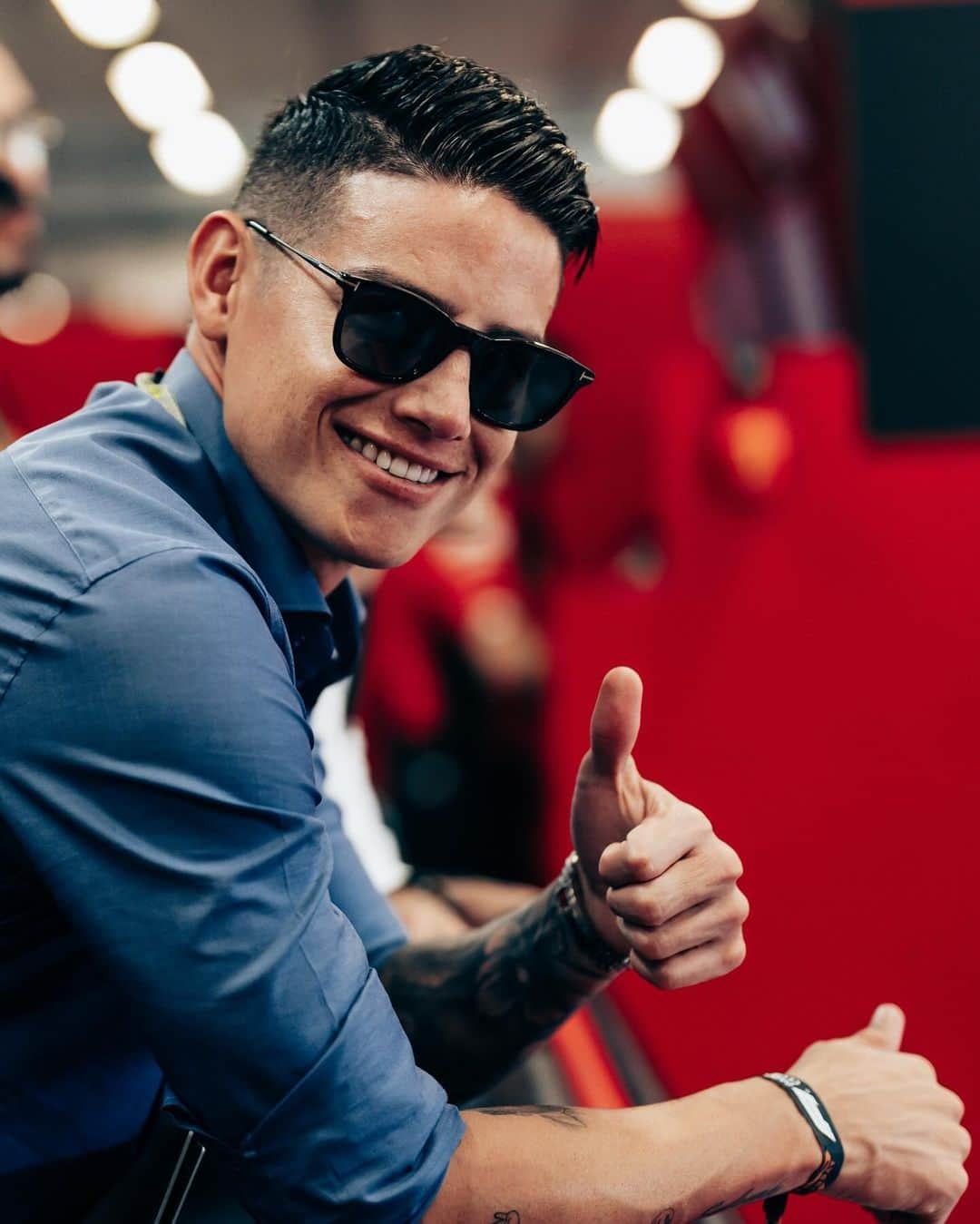 ハメス・ロドリゲスさんのインスタグラム写真 - (ハメス・ロドリゲスInstagram)「A 🇨🇴 legend in 🇧🇷 @jamesrodriguez10 said 😎👍 in the @scuderiaferrari garage at Interlagos!  #BrazilGP」11月7日 3時11分 - jamesrodriguez10