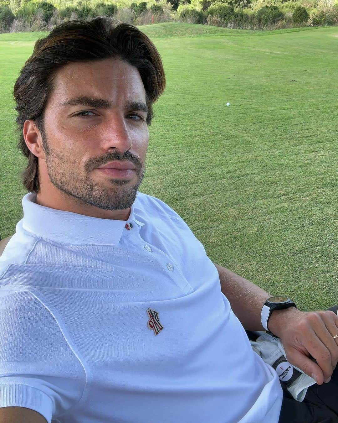 Mariano Di Vaioのインスタグラム：「Let’s golf. @moncler   • @callawaygolfeu team  #swingyourswing #golfswing #adventures #italy」