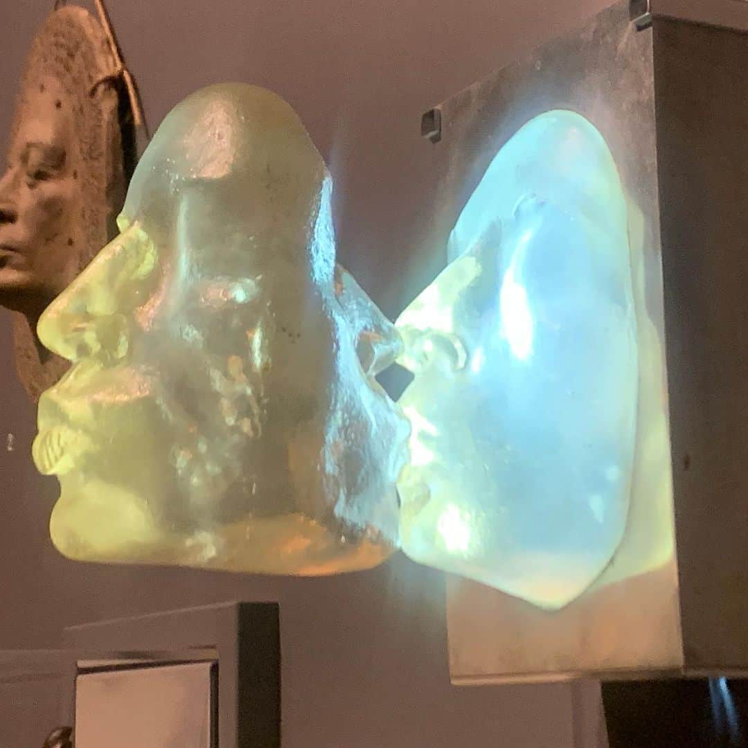 小松原美里さんのインスタグラム写真 - (小松原美里Instagram)「Voice, Movement, Passion, Emotions through the art pieces 🖌️  #museedesbeauxartsdemontreal  #marisol  #tildeathwedoart」11月7日 3時42分 - missatoooo