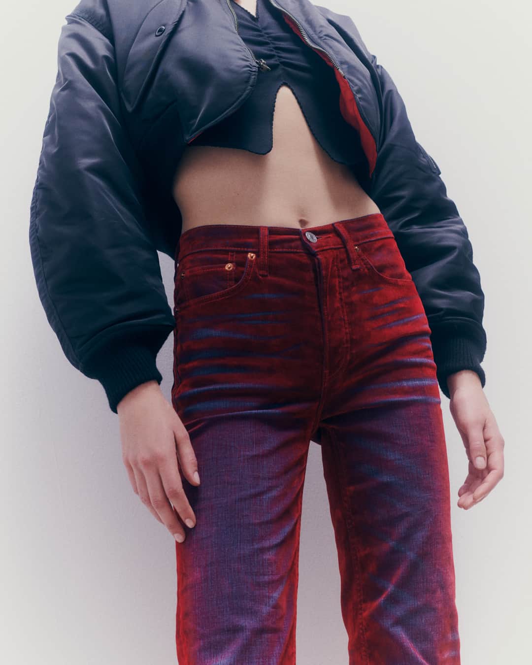 RE/DONEのインスタグラム：「Velvet coated denim. Discover our Flocked styles, now available online and in-store⁣  Talent: @roe.elema Photographer: @amitisraeli1  Creative Agency: @ljbtnstudio​​​​​​​​​​​​​​​​ Stylist: @lolitajacobs​​​​​​​​​​​​​​​​ Makeup: @mayumioda25 Hair stylist: @louisghewy Casting Director: @arthurmejean  Set designer: @nico.lall⠀⠀ Production: @arthuretphilippine」