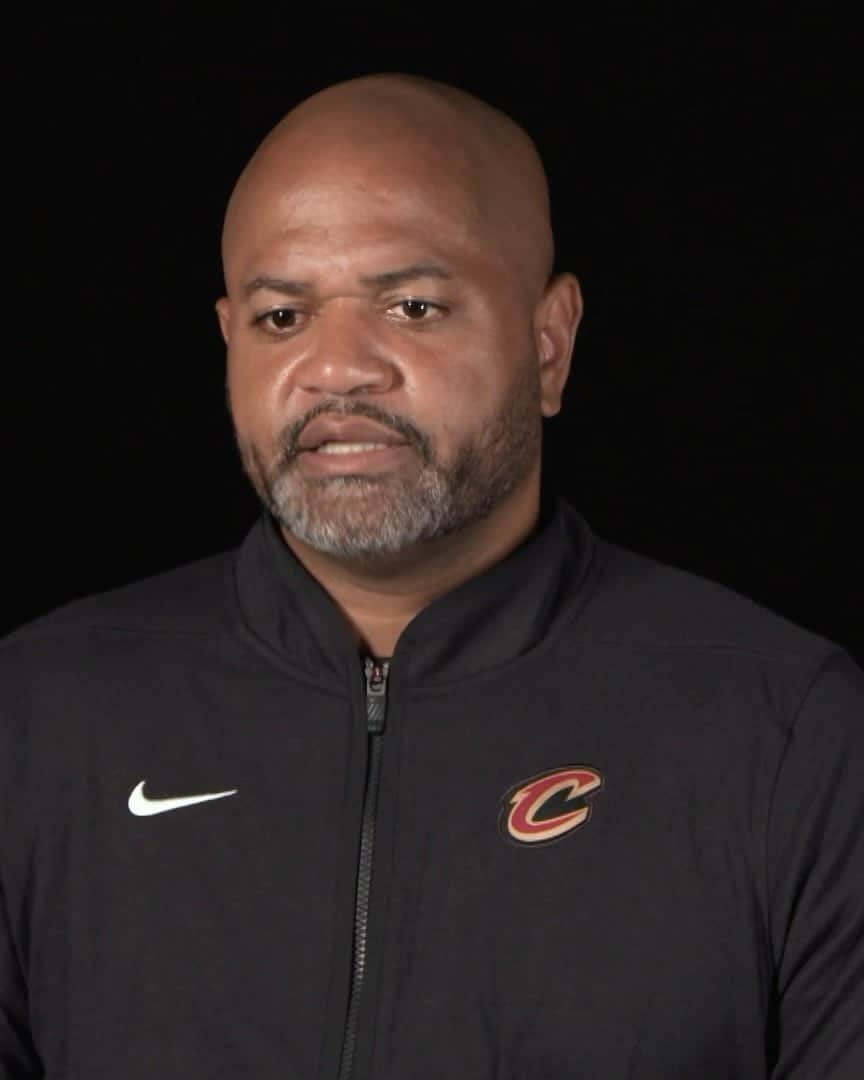 NBAのインスタグラム：「“It’s our civic duty to be a part of it. We can’t be complaining that things aren’t working for us if we don’t participate in the process.”  - @cavs coach J.B. Bickerstaff & @spidadmitchell   Visit NBA.com/Elections to learn how you can #GetInTheGameVote」