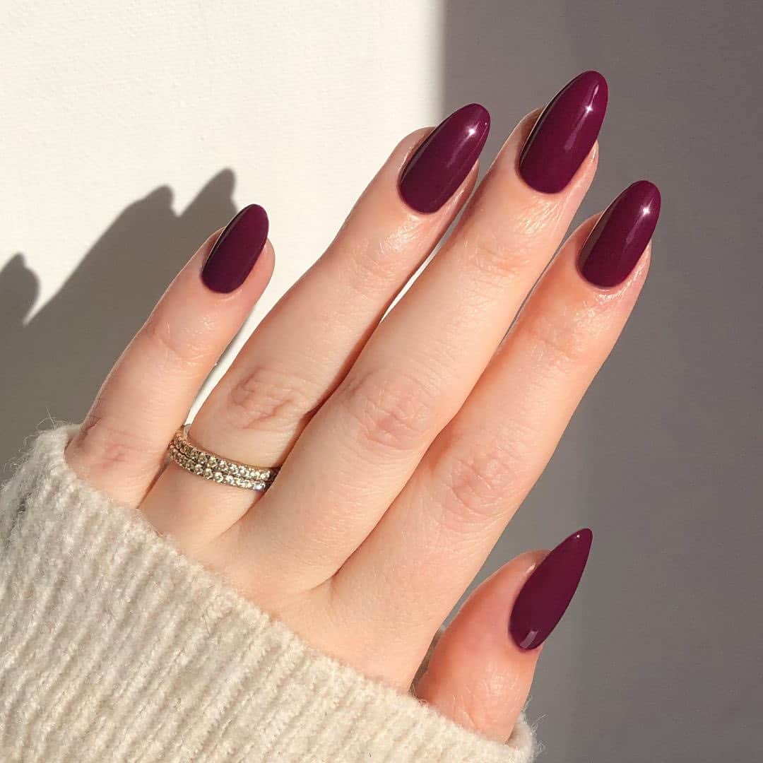 OPIさんのインスタグラム写真 - (OPIInstagram)「Oldies but goodies 💕 These classic shades never go out of style.   What's your favorite iconic OPI shade? Let us know in the comments! 👇   Shades: Black Cherry Chutney 🍒  Less is Norse 🌚 Got the Blues for Red 🎶 In The Cable Car-Pool Lane 🚠 Coca-Cola® Red 🥤 I’m Not Really a Waitress ❤️  #OPI #OPIObsessed #fallnails」11月7日 4時17分 - opi