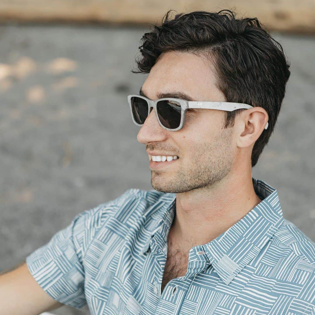 シュウッドのインスタグラム：「Rugged and refined - Shwood Canby Stone Sunglasses 🪨  This striking combination of genuine white slate and premium hardwoods won’t go unnoticed.」