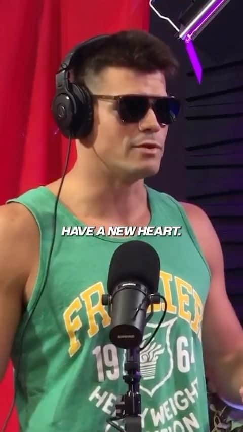 Eva Loviaのインスタグラム：「@candicehorbacz @mickeygall & @gerarddgaf discuss a creepy tale of nightmares and heart transplants on @cancelledweekly ep 5 #truecrime #creepyfacts」