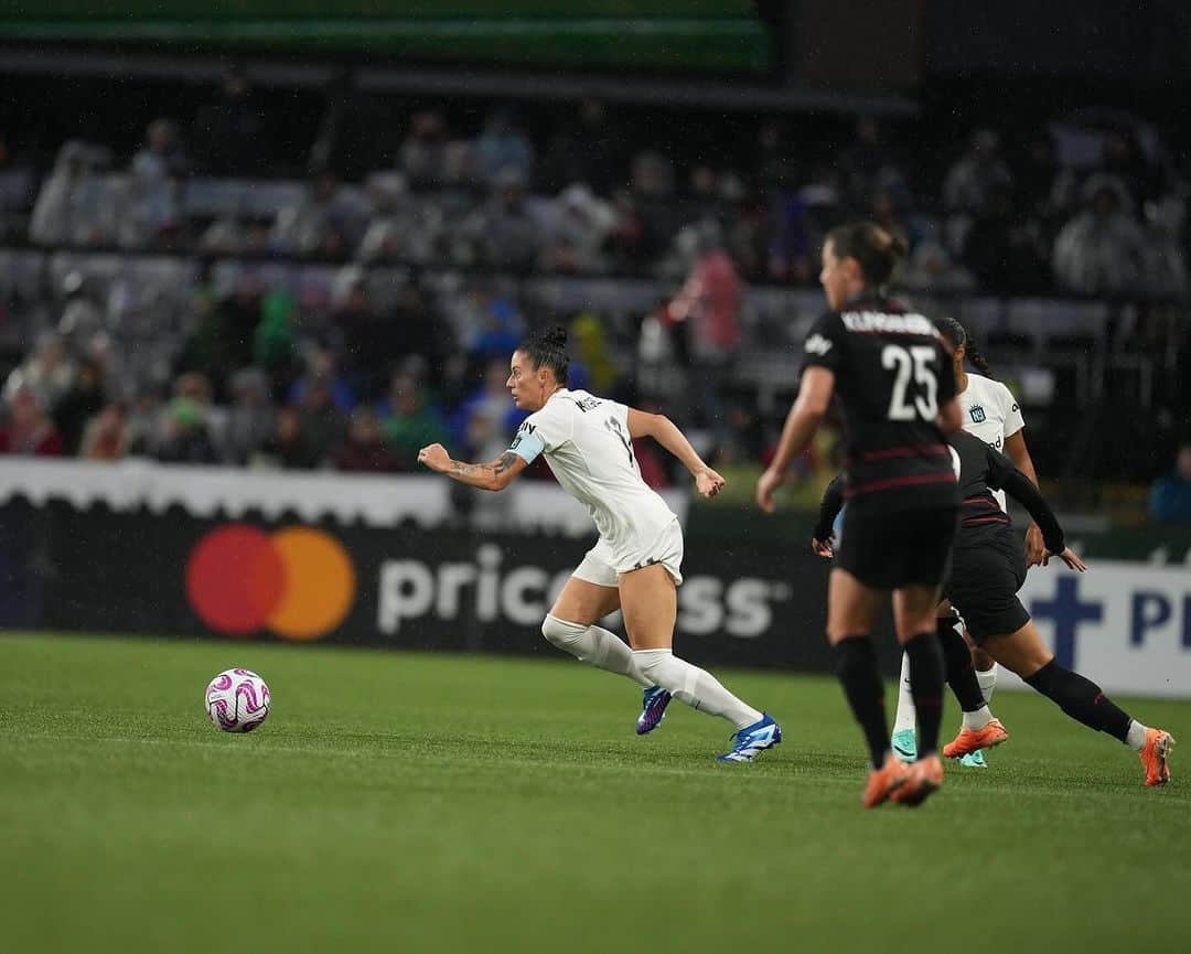 アリ・クリーガーさんのインスタグラム写真 - (アリ・クリーガーInstagram)「What a night!! We’re going to the FINALS!!」11月7日 5時16分 - alikrieger