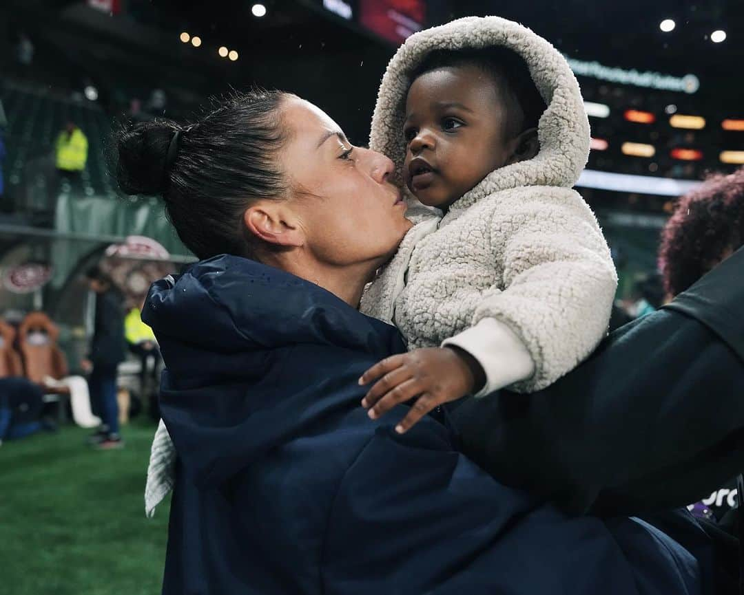 アリ・クリーガーさんのインスタグラム写真 - (アリ・クリーガーInstagram)「What a night!! We’re going to the FINALS!!」11月7日 5時16分 - alikrieger