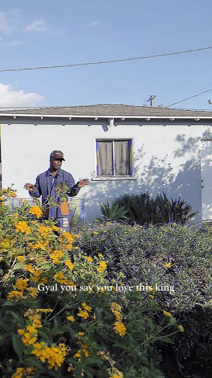 のインスタグラム：「New single BUSSIN from @ziggymarley son @bammarley now streaming everywhere you listen at the link in story! Get the latest on his upcoming album and more by following him on IG and Spotify ✌🏽 #bammarley #bussin #marleyfamily #newmusic #independentartist」