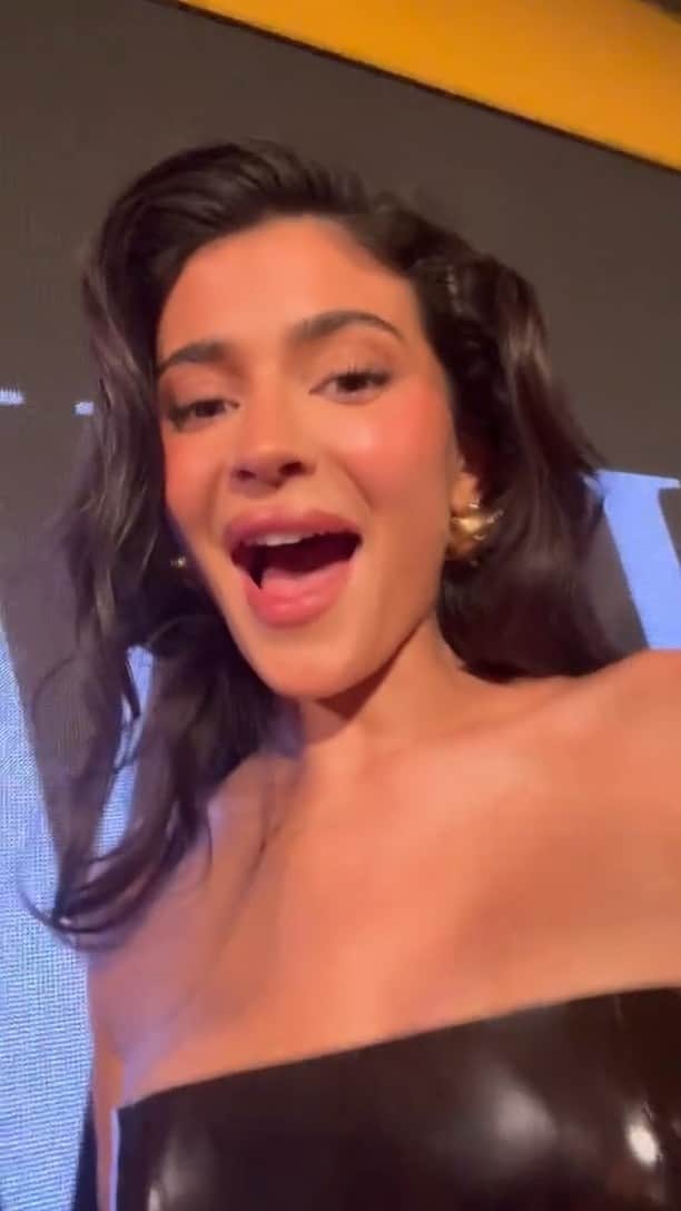 Rolling Stoneのインスタグラム：「Martin Scorsese films @kyliejenner for his daughter's TikTok. 📹 @francesca.scorsese」