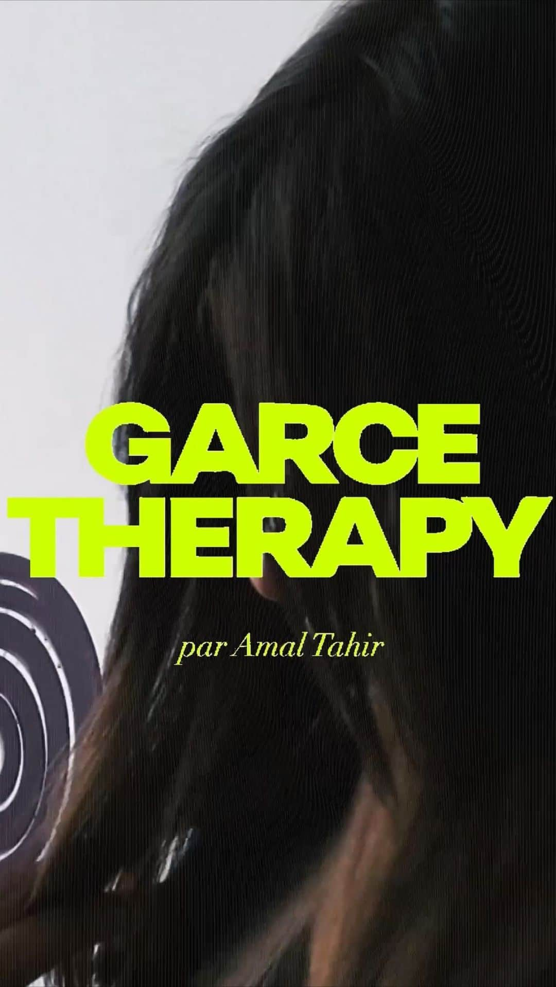 ザヒア・ドゥハールのインスタグラム：「Retrouvez l’épisode au complet avec @zahiaofficiel demain sur @garcetherapy 🫠👛❤️‍🩹 j’ai hâte! Et vous ? DA @garcetherapy : @sixtinevk  DA/Videaste : @mmlmeryl Montage : @nefersaki」