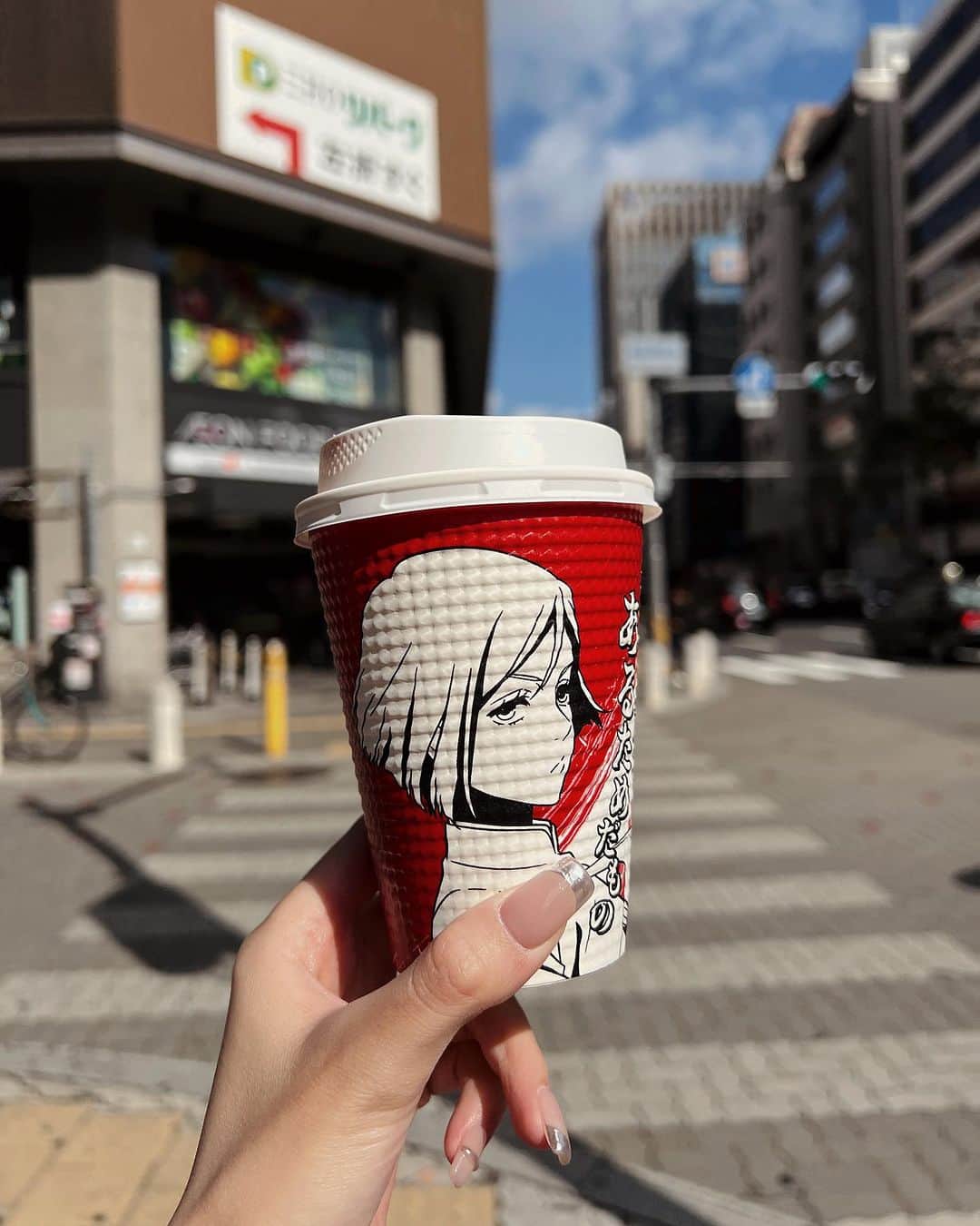 チン・ハクシンさんのインスタグラム写真 - (チン・ハクシンInstagram)「全家咖啡第二彈竟然沒有我最愛的夏油傑💔 好啦 五條也可以啦！畢竟我之前也是有喜歡過五條哈哈哈哈哈 然後後面幾天再去買咖啡 杯子售完了！ 沒有喝到所有角色🥲 搭配一首最近很喜歡的歌！每次我都不會略過片頭 一定要聽完😆🫶🏼」11月7日 5時45分 - hsin.n