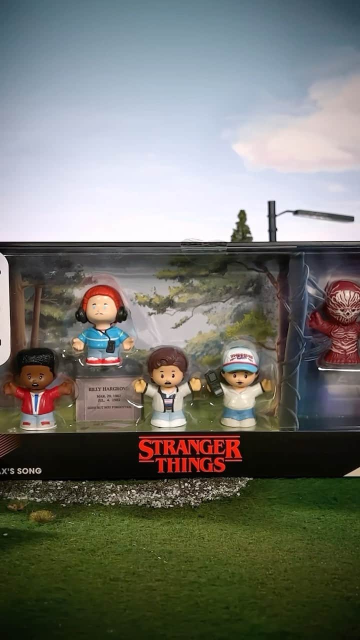 Mattelのインスタグラム：「Throw on your favorite song and run up a hill to pick up the Little People Collector™ Stranger Things Max’s Song figure set. Available now at Target. Link in bio!」