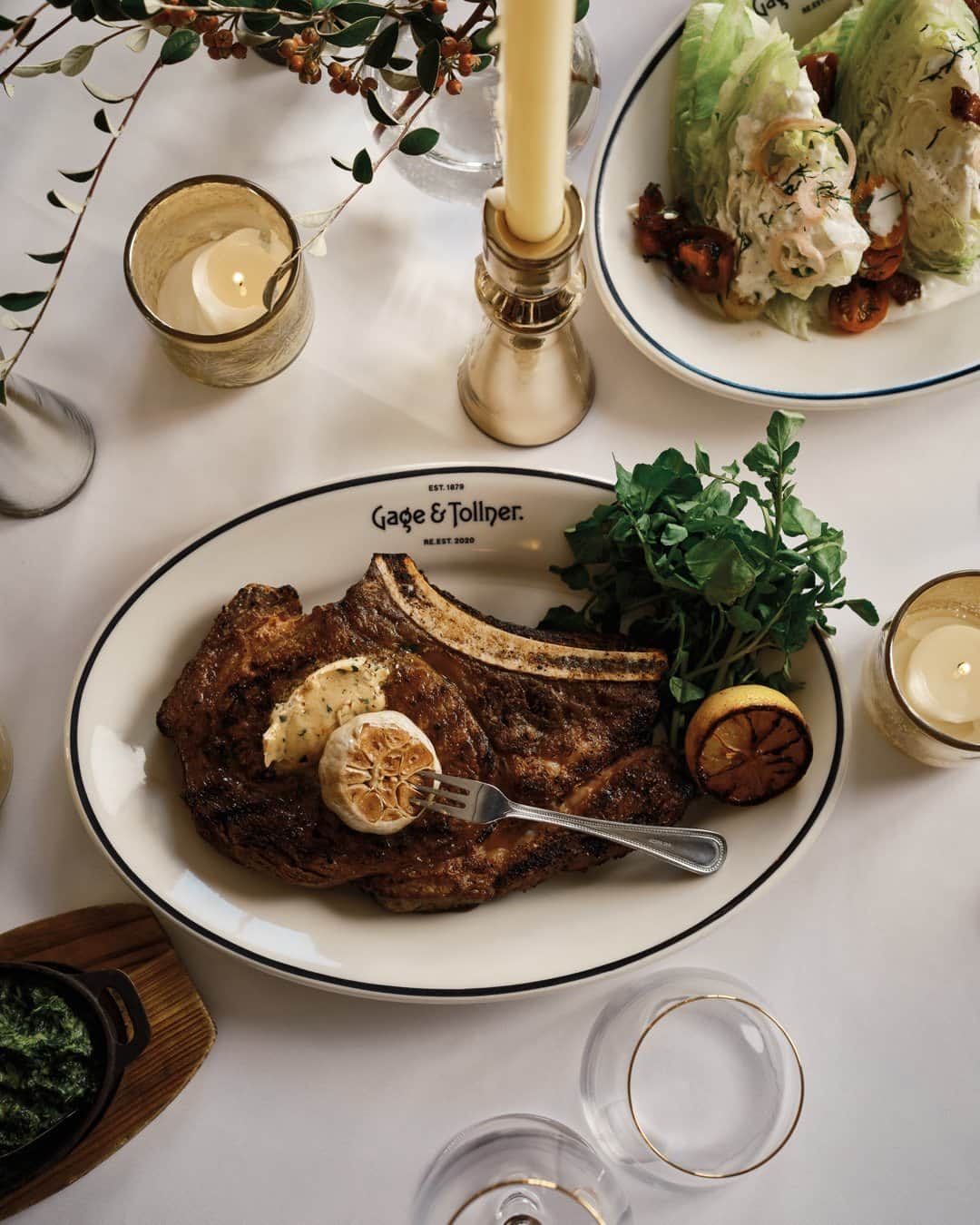 west elmさんのインスタグラム写真 - (west elmInstagram)「We're celebrating the holidays Old New York style, with the restauranteurs behind Brooklyn's iconic @gage.and.tollner. Explore how we teamed up with Chef Sohui Kim to throw an intimate dinner that celebrates food, family, and a restaurant that dates back to 1879. Check out the full story and shop all of these looks with our link in bio.」11月7日 6時00分 - westelm