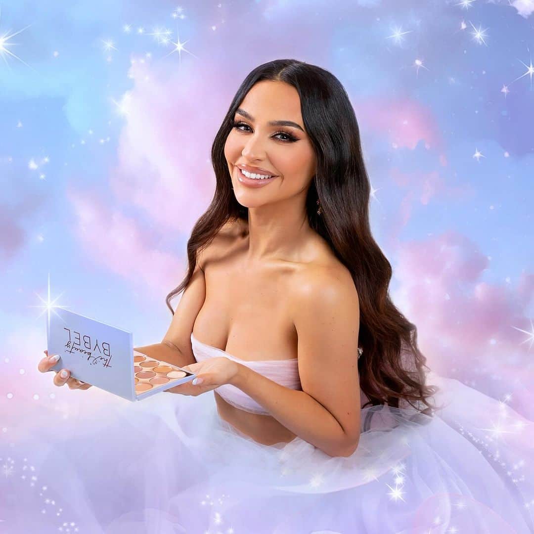Carli Bybelのインスタグラム：「🩵OMG my full collection reveal is LIVE on YouTube!!!! what do you guys think of everything?!!! 🥹💕🦋🧚🏼 @thebeautybybel #thebeautybybel」