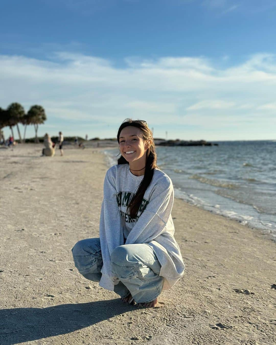 テイラー・アレシアさんのインスタグラム写真 - (テイラー・アレシアInstagram)「if you look closely you can see a snowman on the beach ⛄️」11月7日 6時10分 - tayloralesia