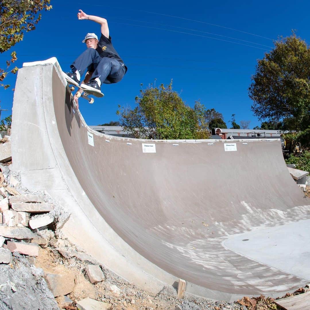 アンタイヒーローのインスタグラム：「A whole lotta Love and Respect out to the North Carolina crew for snappin together the rock solid  @foundationasheville project an @pushskateshop @wolfbat for making it one hell of rip ride! 🔥」
