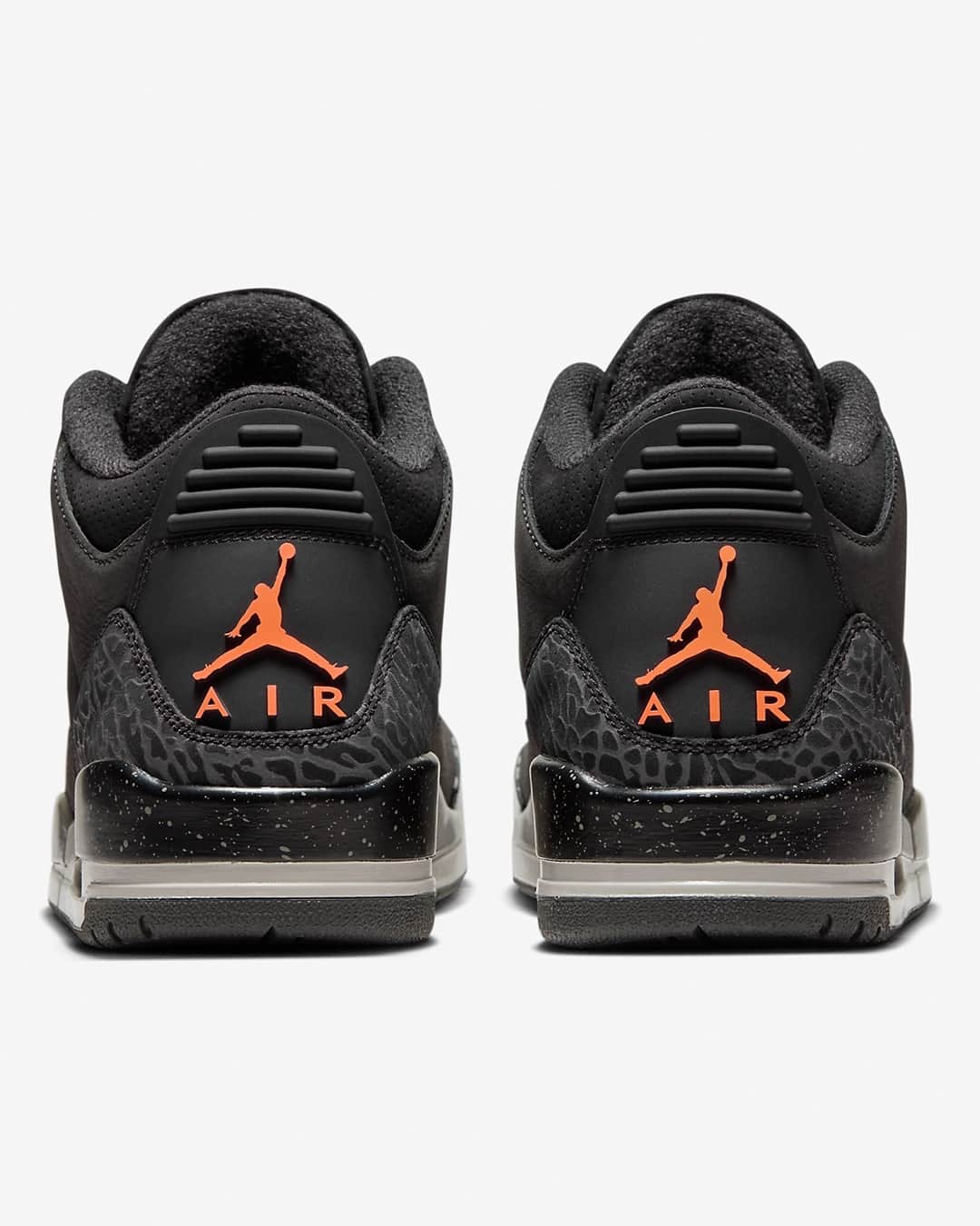 Sneaker News x Jordans Dailyさんのインスタグラム写真 - (Sneaker News x Jordans DailyInstagram)「OFFICIAL LOOK: Air Jordan 3 "Fear Pack" (2023)⁠ Releasing Nov. 25th -- Tap the link in the bio for more details!」11月7日 6時25分 - jordansdaily