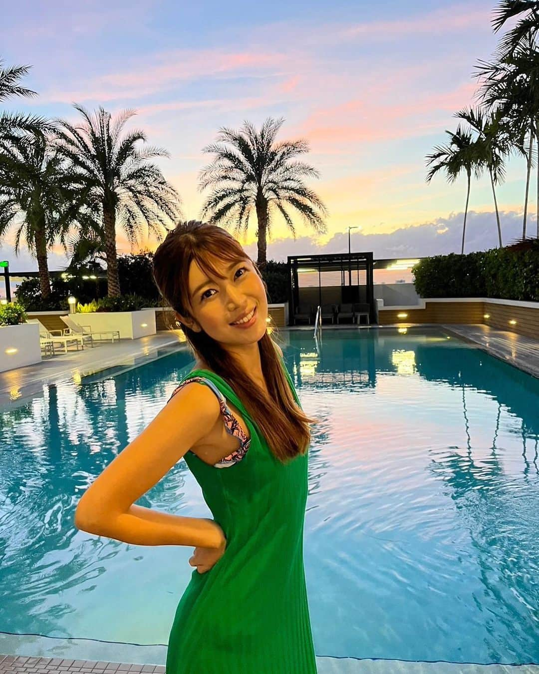 新庄千歳さんのインスタグラム写真 - (新庄千歳Instagram)「マジカルなマイアミのサンセットタイム✨🌴🌆 合成ちゃうでー  Magical sunset time in Miami   #sunsetsky #movetomiami #palmtrees🌴  #マイアミ #🌴#サンセット#フロリダ#pool🏊  #合成ちゃう#夕日が綺麗」11月7日 6時58分 - chii_in_miami