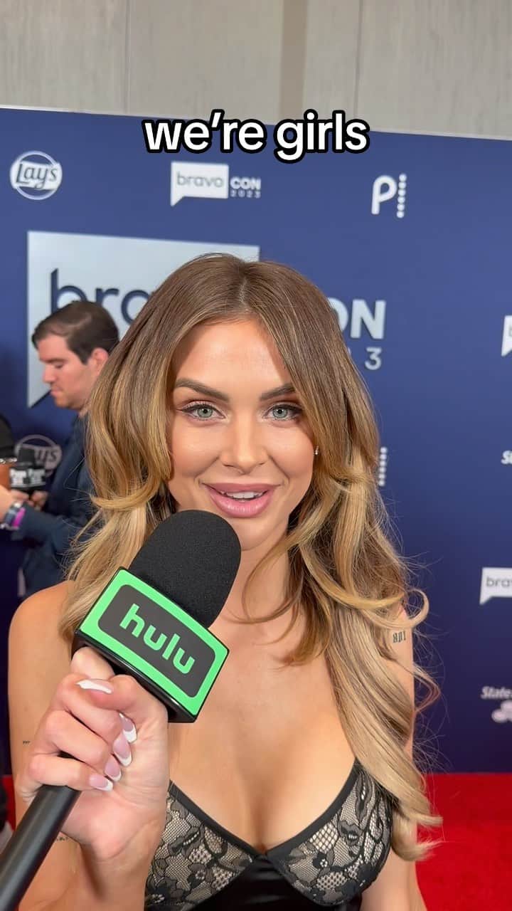 Hulu Home of Emmy-winningのインスタグラム：「We’re girls, we’re always going to watch Bravo on Hulu + Live TV. #BravoCon」