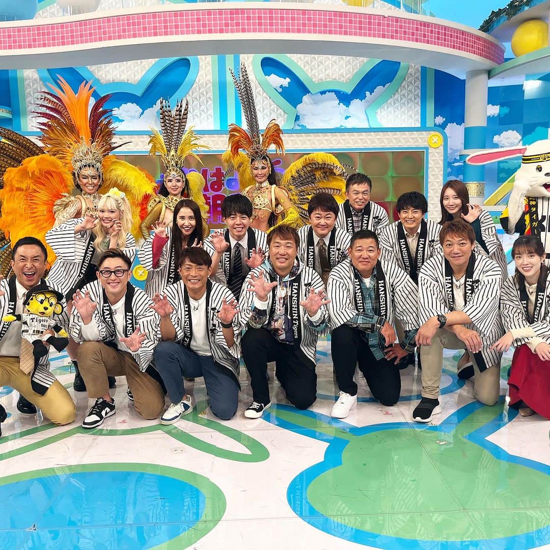山岸久朗のインスタグラム：「カオス（笑）  3時間ぶっとおしで阪神だけやる番組はじめて見た笑笑  みんなかっこいいのに僕だけJoshinの店員みたいになってる笑笑」