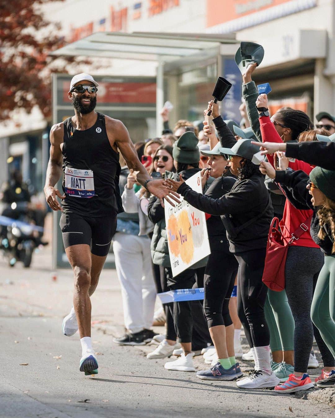lululemonさんのインスタグラム写真 - (lululemonInstagram)「Yesterday’s views were a sight for sore legs. From first runner to last, @thenonameprogram’s marathon cheer zone was a supportive space for every pace.」11月7日 8時30分 - lululemon