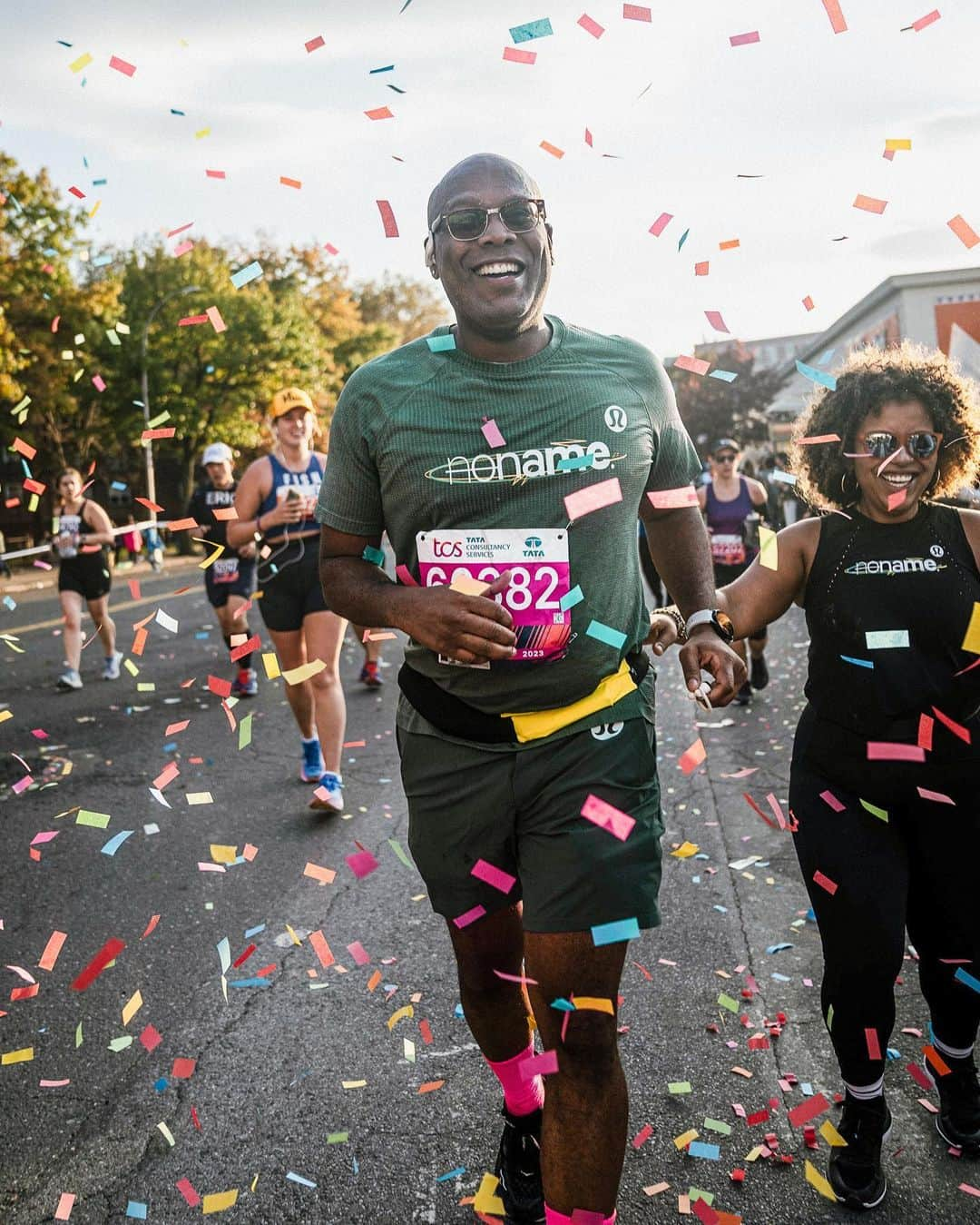 lululemonのインスタグラム：「Yesterday’s views were a sight for sore legs. From first runner to last, @thenonameprogram’s marathon cheer zone was a supportive space for every pace.」