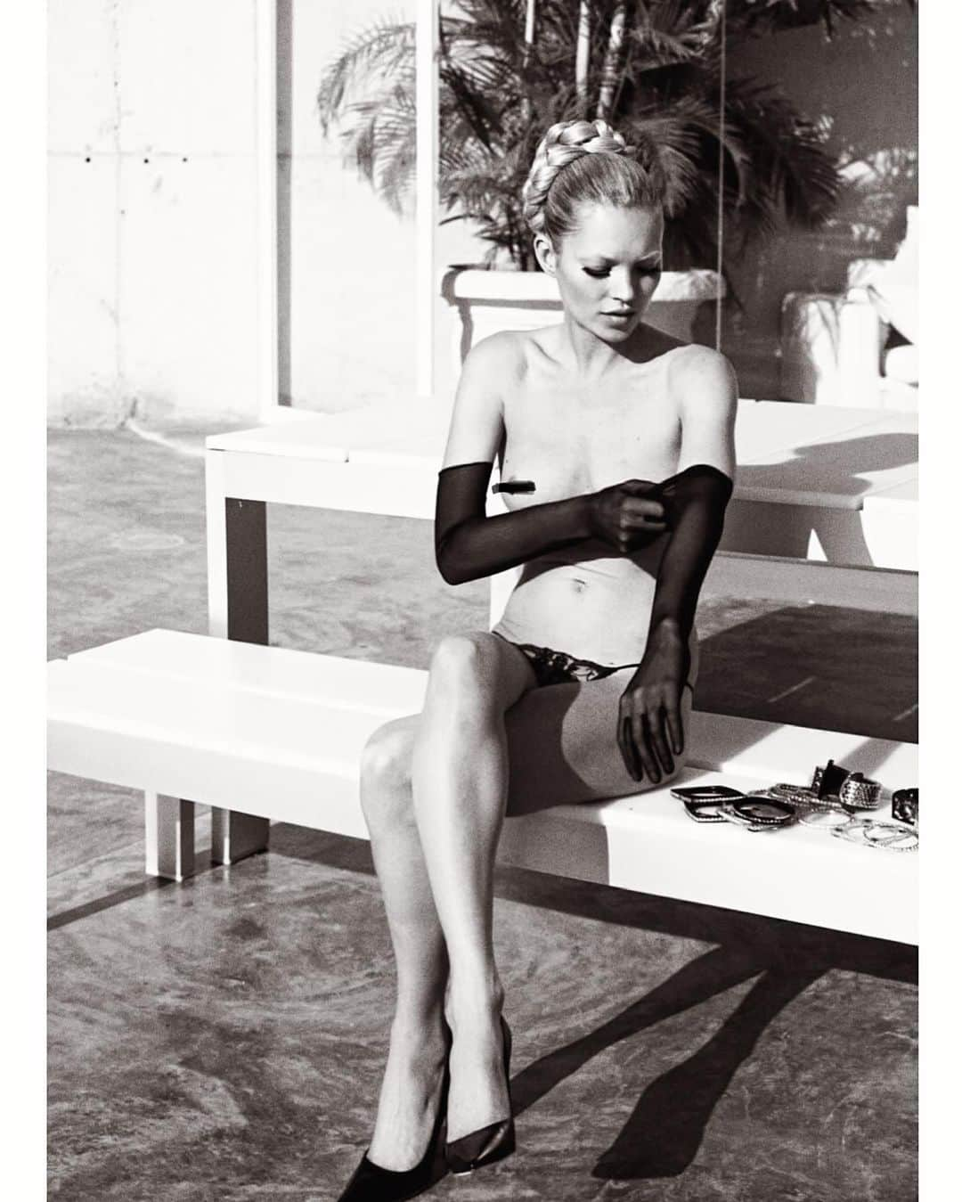 マート・アラスさんのインスタグラム写真 - (マート・アラスInstagram)「Kate Moss 2005, Ibiza  #mertandmarcus」11月7日 9時02分 - mertalas