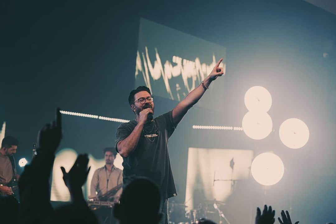 ダニー・ゴーキーさんのインスタグラム写真 - (ダニー・ゴーキーInstagram)「Can’t say it better than campus Pastor @adamcparker from @pathwaychurch.us … “Lives were changed, Jesus was glorified, our city was impacted. Hallelujah, GLORY to God!”  These nights are SO special! Thanks to everyone who came out in Longview, College Station, Lafayette & Mobile … what an INCREDIBLE weekend of seeing God move and getting to sing with all of you! 🙌🙌🙌  🙏 I pray you are encouraged to Stay Strong right where you are heading into this week, and look forward to sharing that hope with many more out on the road, too! 💪  #StayStrongTour #StayStrong #StayStrongDG #MondayMotivation #LifeChange #GlorytoGod #Hallelujah #Worship #NatalieLayne #AustinFrench #dannygokey」11月7日 9時27分 - dannygokey