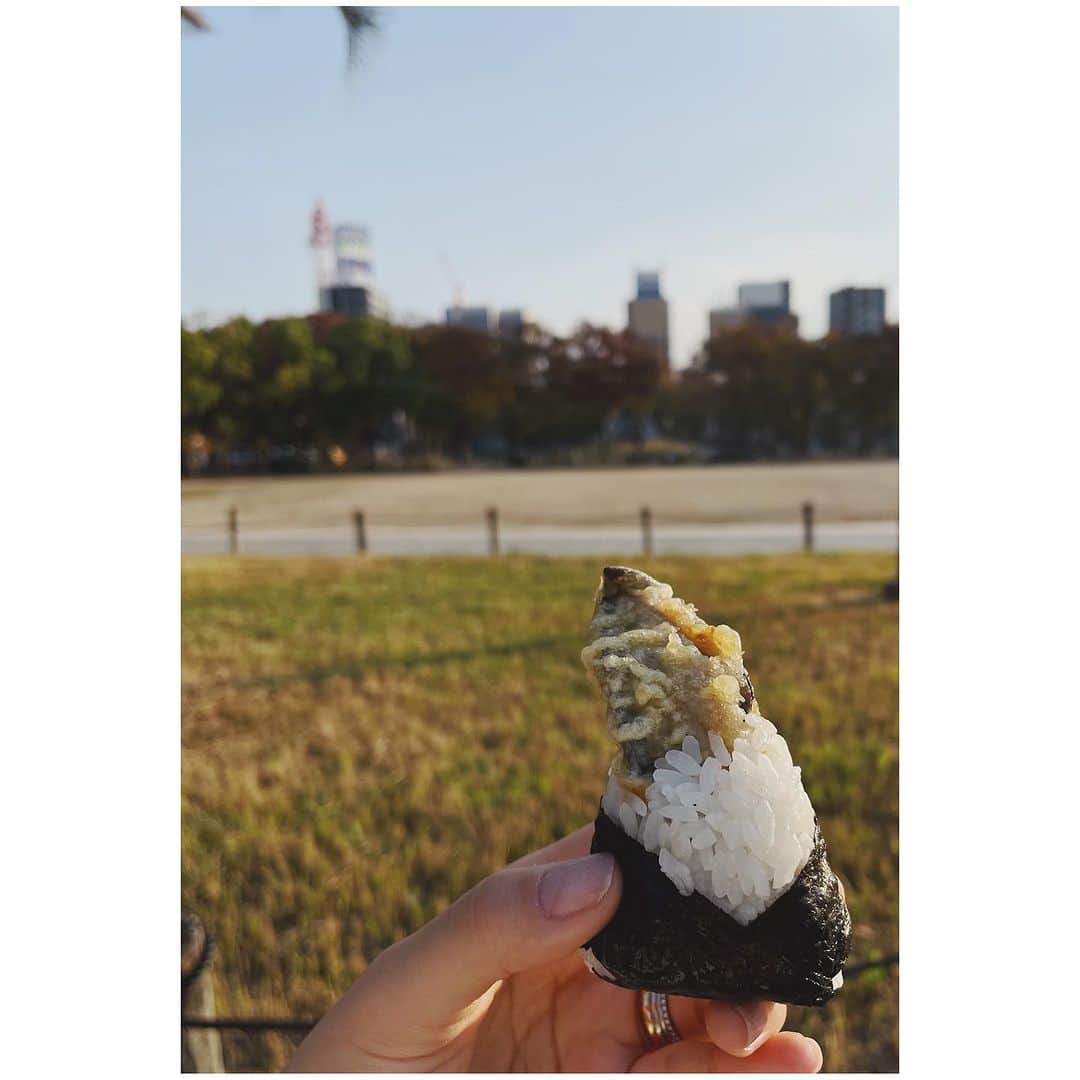 JUNNAさんのインスタグラム写真 - (JUNNAInstagram)「美味しいメモ📝 名古屋大須商店街散歩ver🚶  名古屋は公園がたくさんあるから 商店街でおやつを買って公園で食べるのがオススメ  1-3 珈琲の店 モカ 小倉トースト🍞サクジュわ最高  4  oimo cafe imomi.  5.6 りんご飴専門店 「ar. 」 外国ではよく見かけるけど、日本ではお祭りの時に見かけるくらいだな、と思っていたら最近チラホラ見かける🍎嬉しい。パリパリの飴とジューシーなりんご❤️最高  7.8 天むす専門店「鬼天」 小さくて食べやすいサイズお散歩のお供に...  9 KANNON COFFEE シャチクッキー🍪トッピング🤣  10 クレープ専門店「BUTTER MAN.」 好き❤️  #名古屋#大須商店街」11月7日 20時37分 - junna