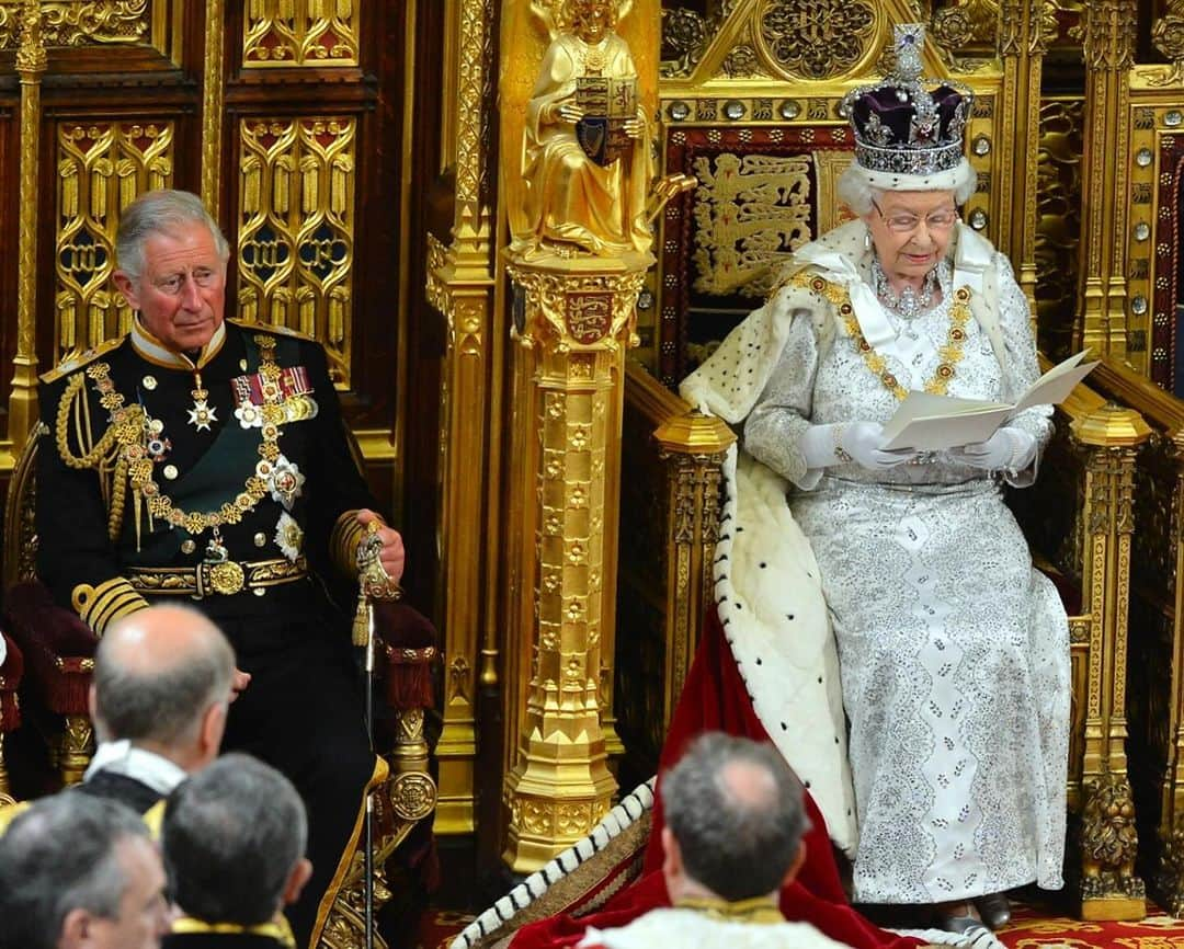 ロイヤル・ファミリーさんのインスタグラム写真 - (ロイヤル・ファミリーInstagram)「Today marks the first occasion on which His Majesty The King will open Parliament as Sovereign.  His Majesty will be accompanied by Her Majesty The Queen. Her Royal Highness The Princess Royal, as Colonel of The Blues and Royals, will also be in attendance as Gold Stick in Waiting.  Pictured here, The King (as Prince of Wales) first attended State Opening of Parliament in 1970, alongside his sister The Princess Royal, accompanying his mother Queen Elizabeth II and father The former Duke of Edinburgh.  ⬅️ Take a look back at previous State Openings of Parliament.  Picture 3: Edward VII travels to Parliament in 1910.  Picture 4: King George V and Queen Mary leave Parliament in 1930.  Picture 5: Queen Elizabeth II, accompanied by The former Duke of Edinburgh, opens Parliament for the first time in her reign in 1952.  Picture 6: Queen Elizabeth II and The former Duke of Edinburgh walk through the Royal Gallery to the Chamber of the House of Lords in 1958. This was the first time that photographs of the ceremony were permitted, and it was also televised for the first time.  Picture 7: Queen Elizabeth II leaves the House of Lords via the Sovereign's entrance after the State Opening of Parliament in 1978.  Picture 8: Queen Elizabeth II, alongside The then Prince of Wales, delivers her speech during the State Opening of Parliament in 2013.  Picture 9: In May 2021, amidst the Covid-19 pandemic, Queen Elizabeth II is accompanied by The then Prince of Wales through the Royal Gallery.  Picture 10: The former Prince of Wales and Duchess of Cornwall, accompanied by The then Duke of Cambridge, proceed behind the Imperial State Crown in 2022.」11月7日 19時08分 - theroyalfamily