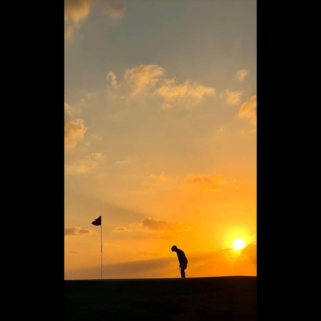 木村拓哉さんのインスタグラム写真 - (木村拓哉Instagram)「⁡ ⁡ ⁡ 「昨日、今日とお疲れ様でしたぁ〜❕ スタッフの皆さん、本当にありがとうございました❕」 ⁡ PEACE‼︎ ⁡ STAYSAFE！ ⁡ 拓哉 #木村拓哉#TakuyaKimura」11月7日 19時13分 - takuya.kimura_tak