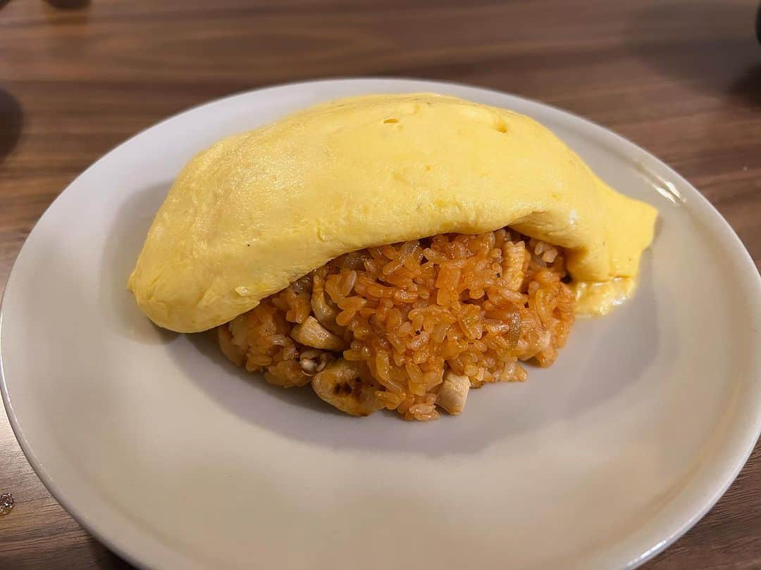 原田喧太さんのインスタグラム写真 - (原田喧太Instagram)「久しぶりの喧太飯。 息子のリクエストにお答えして #オムライス  #ふわとろ 具合も上手く出来ました。 酒のアテには #手羽元 煮付け。 美味い😋」11月7日 19時09分 - kenta.harada