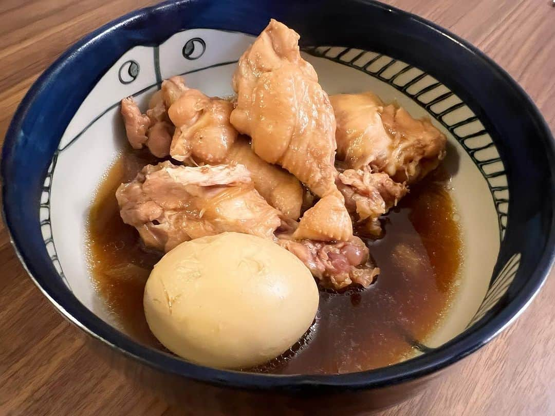 原田喧太さんのインスタグラム写真 - (原田喧太Instagram)「久しぶりの喧太飯。 息子のリクエストにお答えして #オムライス  #ふわとろ 具合も上手く出来ました。 酒のアテには #手羽元 煮付け。 美味い😋」11月7日 19時09分 - kenta.harada