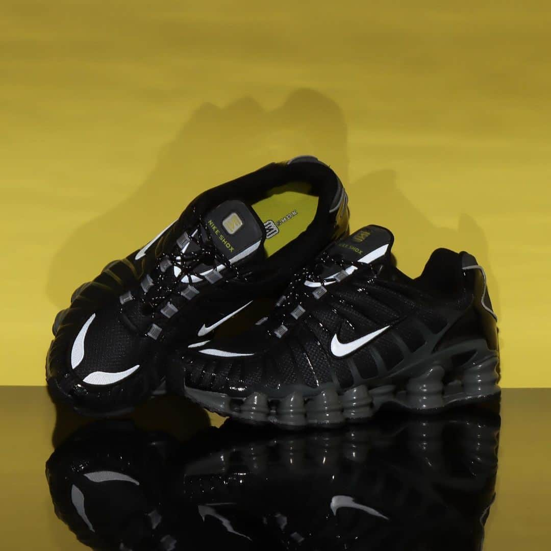 Sports Lab by atmos OSAKAのインスタグラム：「. ↓↓↓ 11/8(WED)RELEASE NIKE WMNS SHOX TL fv0939-001 ¥26,400-(tax included) SIZE : 26.0cm〜29.0cm」