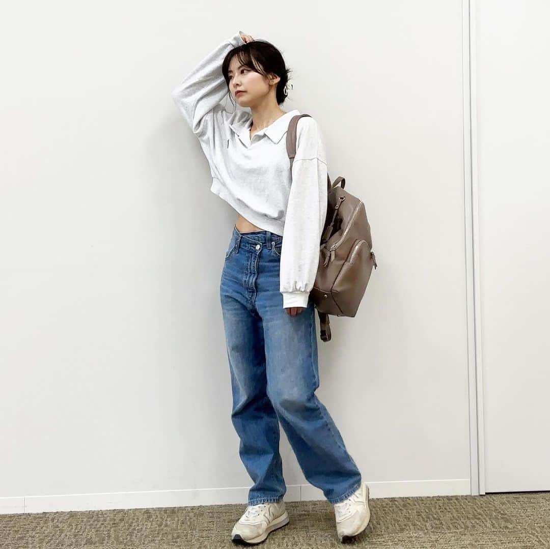 酒井蘭さんのインスタグラム写真 - (酒井蘭Instagram)「#雨の日コーデ tops @dholic_official  denim @lowrysfarm_official  shoes @newbalance  bag @ace_online_store  ---------------------- #通勤コーデ #ワーママコーデ」11月8日 17時00分 - ransakai0313