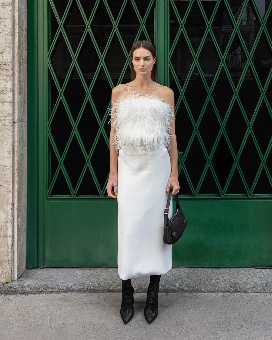 CHARLES & KEITH JAPAN CHARLES & KEITHのインスタグラム：「バッグとブーツに施されたピンストライプは、エレガントなシルエットにマニッシュな要素をプラス。⁠ ブーツのソールに取り入れたメタリックパーツが、クラシックとモダンの絶妙な融合を生み出す。⁠ ⁠ Devon デボン メタリックブレードヒールアンクルブーツ⁠ (Article No.CK1-90360385 )⁠ メタリックアクセント カーブショルダーバッグ ⁠ (Article No. CK2-20782232)⁠ ⁠ #CharlesKeithFW23 ⁠ #チャールズアンドキース」